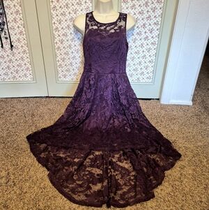 Muadress Assymetrical Sleeveless Lace High-Low Dress Size M